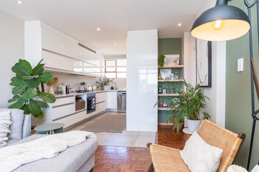 To Let 2 Bedroom Property for Rent in Green Point Western Cape